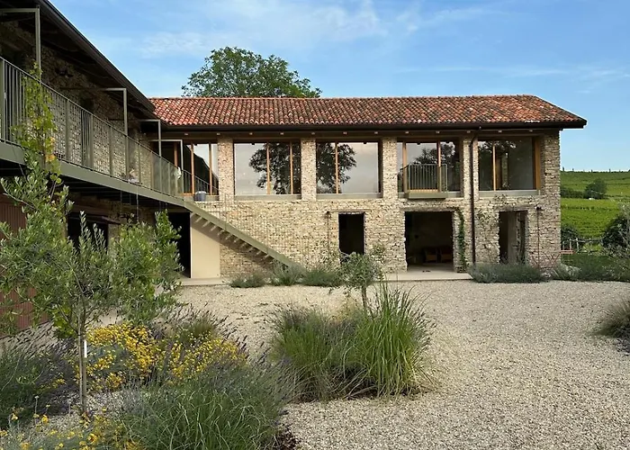 Cascina Otto Willa Cossano Belbo